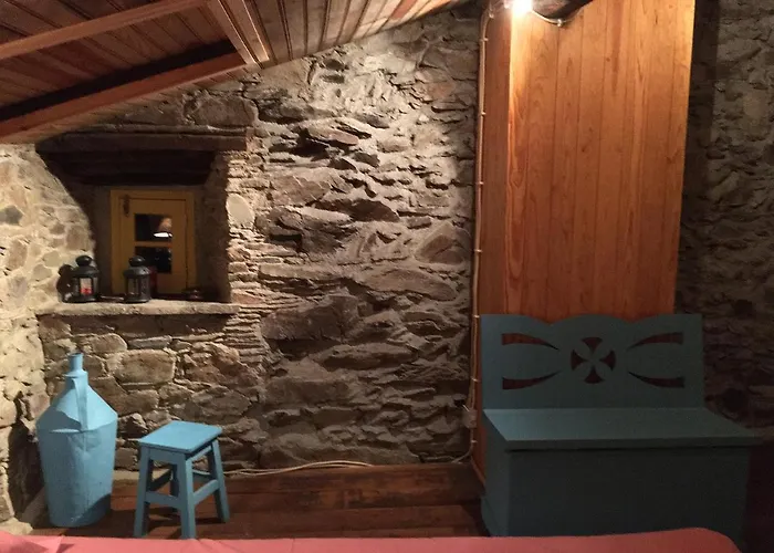 Casa Dos Livros Feriehus Talasnal